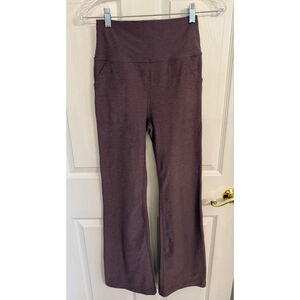 Kirkland Heather Brown flared side pockets, yoga pants size medium￼